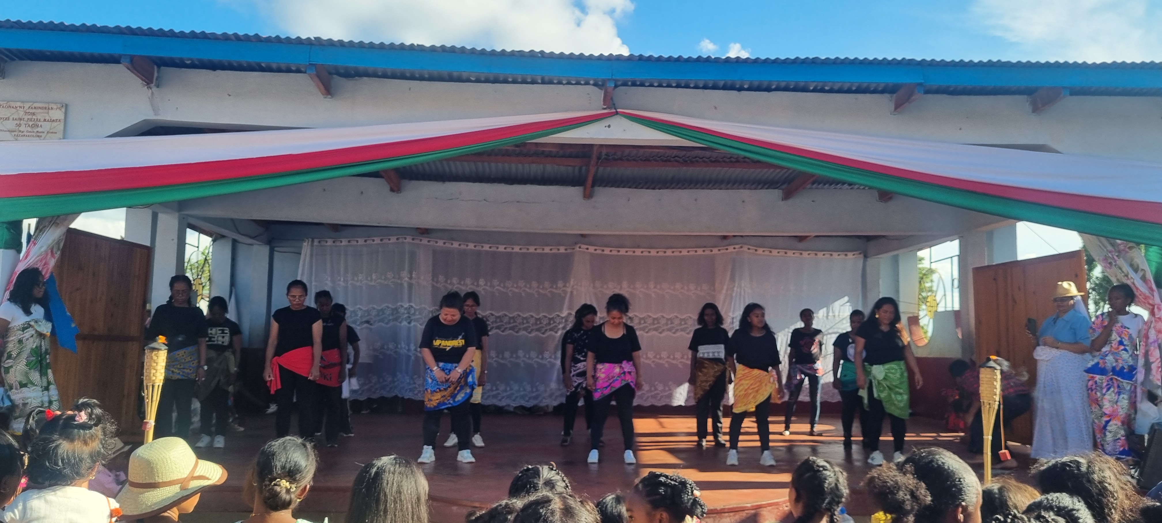 Professeurs en danse Malagasy